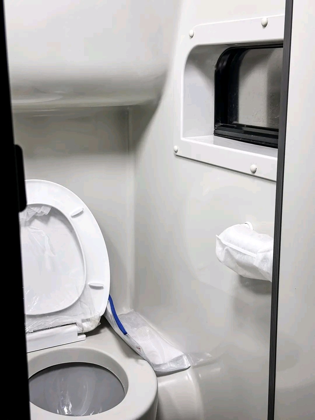 Toilettes à bord